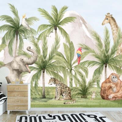 Fototapeta dla dzieci sawnna na ścianie w pokoju dziecięcym. Na pierwszym planie łóżko i szafeczka nocna i dywan biało czarny. Na tapecie słoń, gepard, małpa.