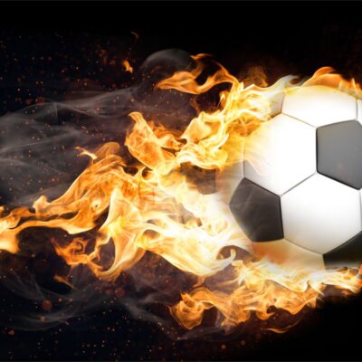fototapeta dla dzieci piłka nożna w płomieniach na czarnym tle