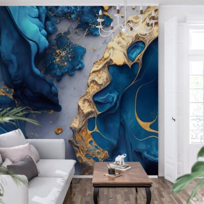 Wizualizacja niebiesko-złotej fototapety imitującej marmur w aranżacji nowoczesnego pokoju dziennego z szarą kanapą.