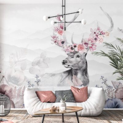 Fototapeta do salonu kwiaty – majestatyczny jeleń z porożem ozdobionym różami na tle mglistych gór w stylu akwareli
